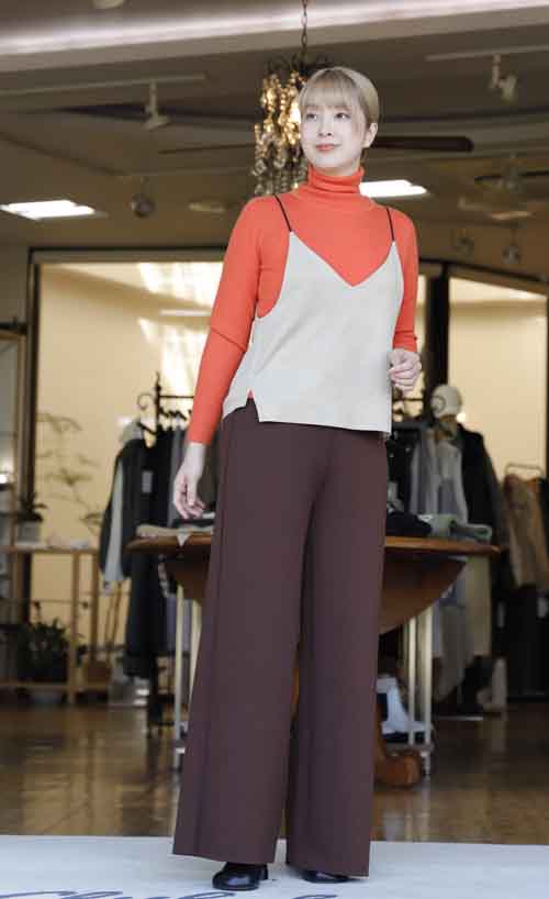 前後に着用できるスエードタッチの2wayキャミソール 3カラー