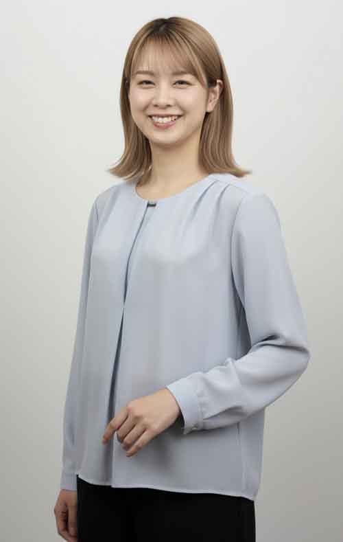 お祝いハレの日にいいね。センターボックスのブラウス