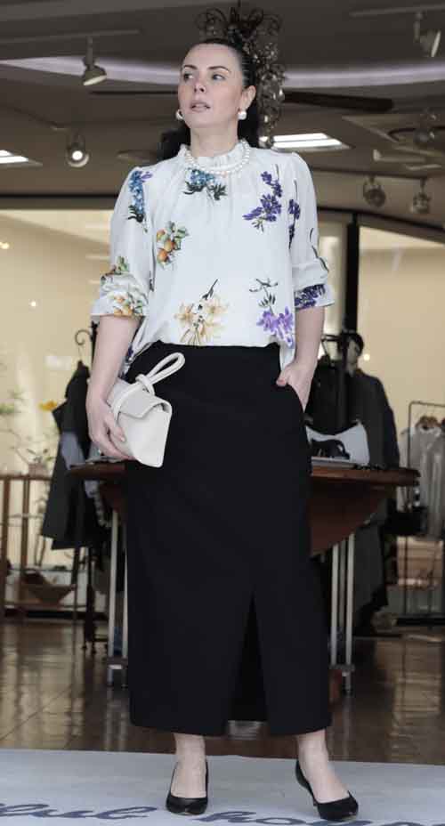 フラワープリントのブラウス再入荷です