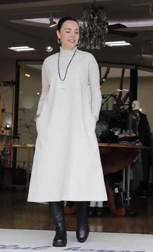 普段着カジュアルもX`masおめかしにも 四角キルティングのワンピース