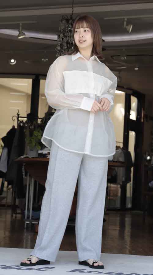 夏に効くシアービッグシャツ　胸元にビスチェデザインシャツ　３カラー