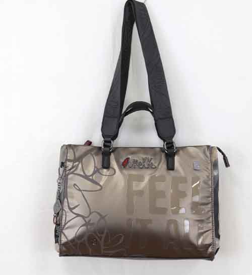 ダブルストラップのブリーフケース