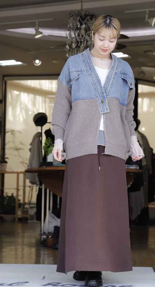 再々入荷です　人気のデニムドッキングニットのアウター