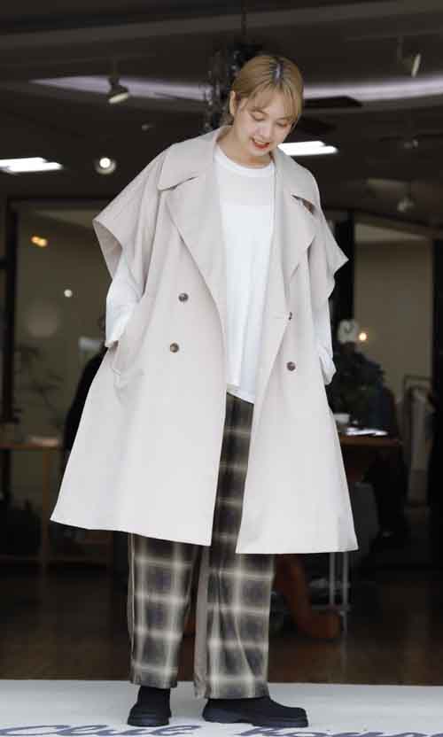 20251012 今日のランチ会はトレンチベストで　秋顔モード　#好服美人 by NE-O Club