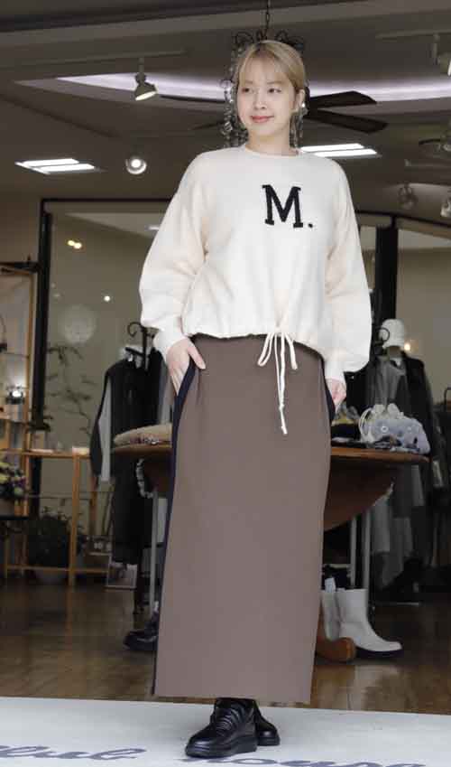 胸元に「M」のふっくら袖セーター #JUNE BRIDE 2カラー