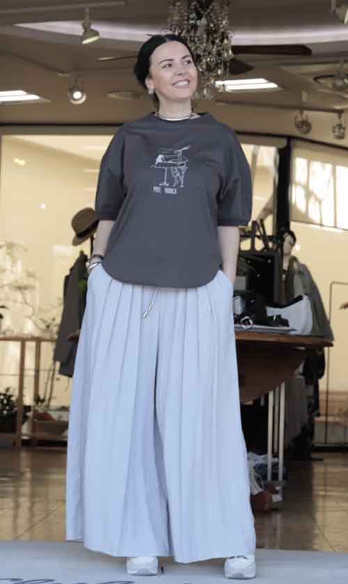 前後にイラストプリントのゆるシルエットTee　