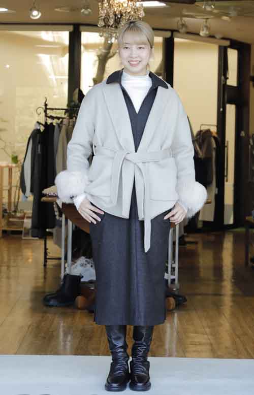 お出かけの気分上げてくれるガウンタイプのジャコット