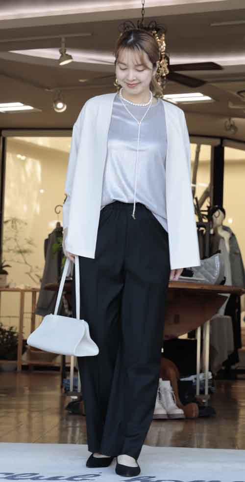 キチンと感あるお出かけにもいいさっと羽織るジャケット