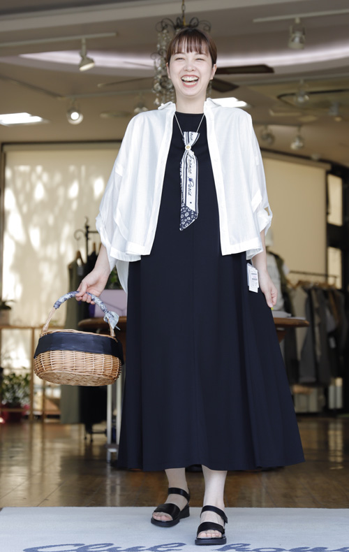 #好服美人20250708-2　真夏の黒ワンピース　シアーシャツと