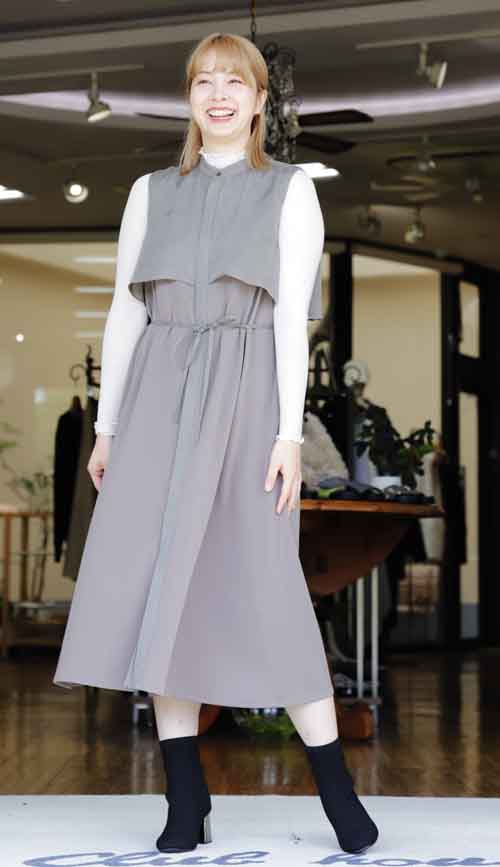 #好服美人　20250923　ベストドッキングデザインワンピース　ショートブーツで