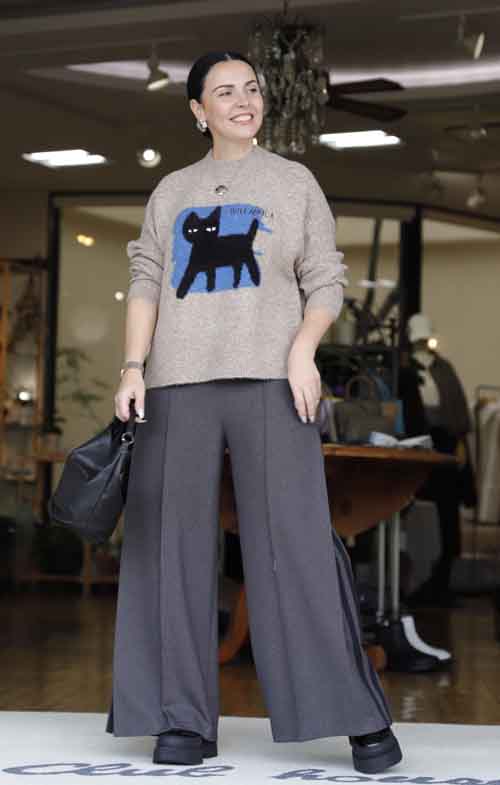 サイドにダブルラインとボックスプリーツのワイドパンツ #好服美人