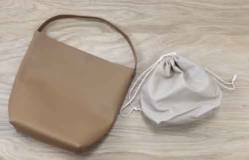 カウレザーのバケツバッグの入荷です