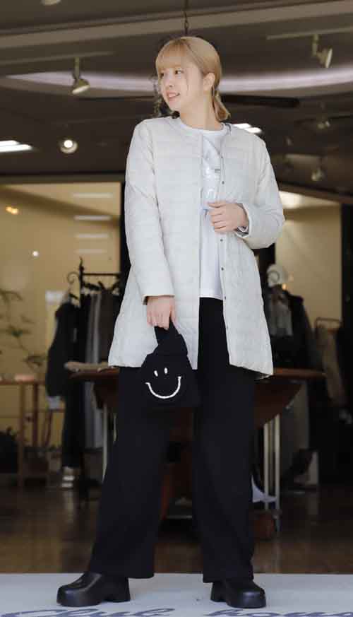 お得感リバーシブル かぁるい薄いダウンコート 3カラー