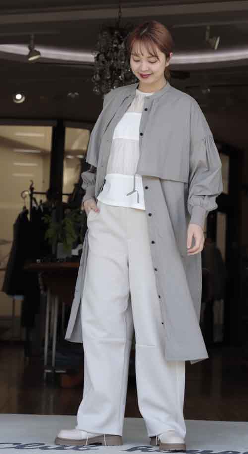 かぁるい薄いナイロンコート