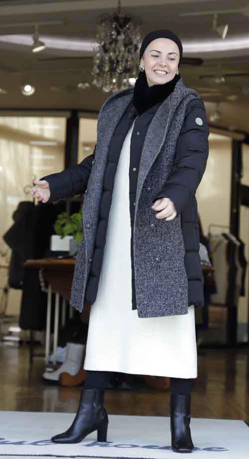 ツイードコンビのダウンコートが50%OFF