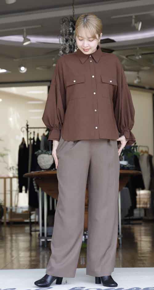 #好服美人　20250926　暑秋を乗り越える　ふっくら袖の旬のブラウンシャツとパンツスタイル