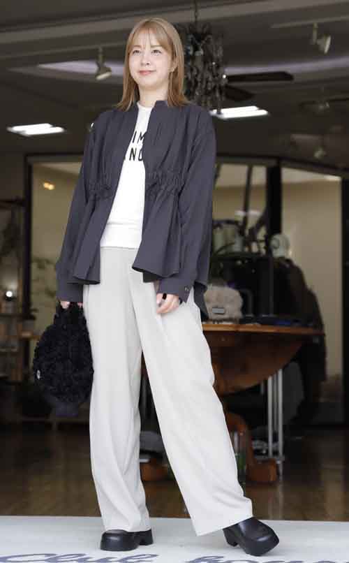 #好服美人　20250918　胸元にギャザーのバックロングデザインブルゾン