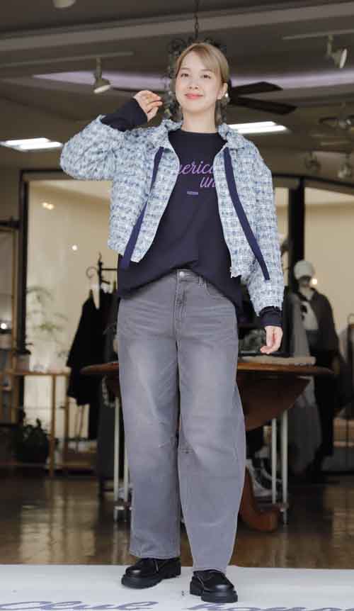 ひんやりの朝 ツイードのブルゾン羽織ってお出かけ