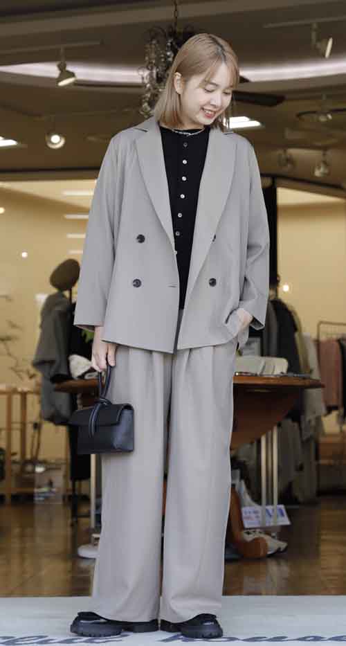 スーツ入荷 ハレの日入園・卒園式に