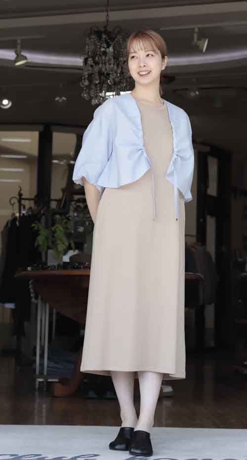 ドロストデザイン衿でカタチを変えて楽しめるボレロとカットソーのワンピース