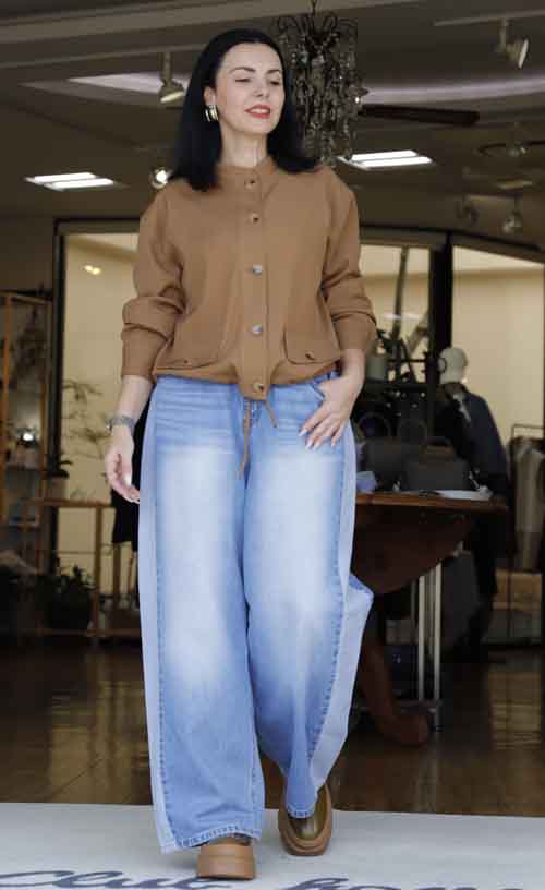 オーバーシャツ感覚の裾にドロストデザインのブルゾン #好服美人