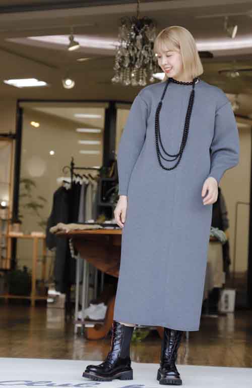 ふんわりアニマル柄カーディガンともちもち肌触りのワンピース