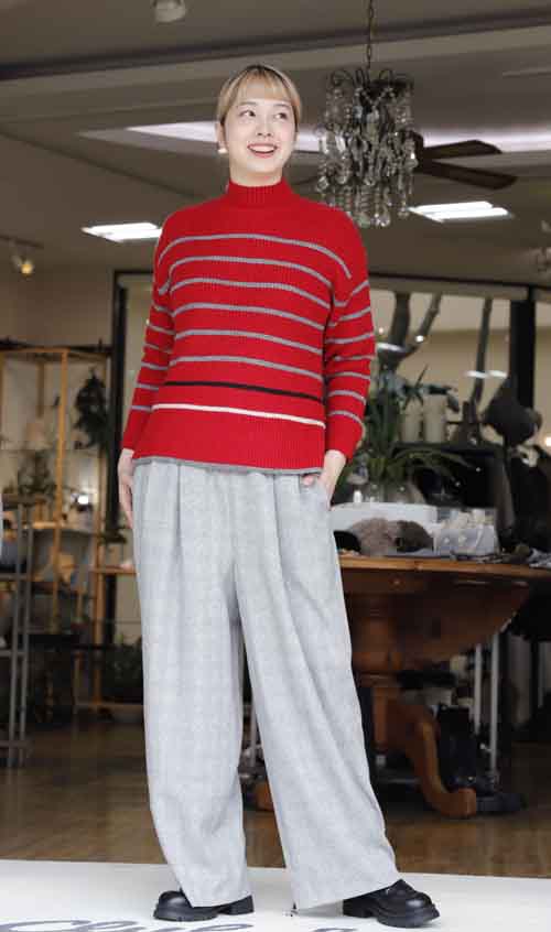 モックネックのボーダーセーター　アルパカ混紡で柔らか