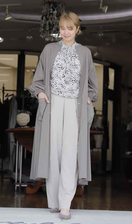 #好服美人　20250928　フロントは釦開きのアウター兼用ワンピース
