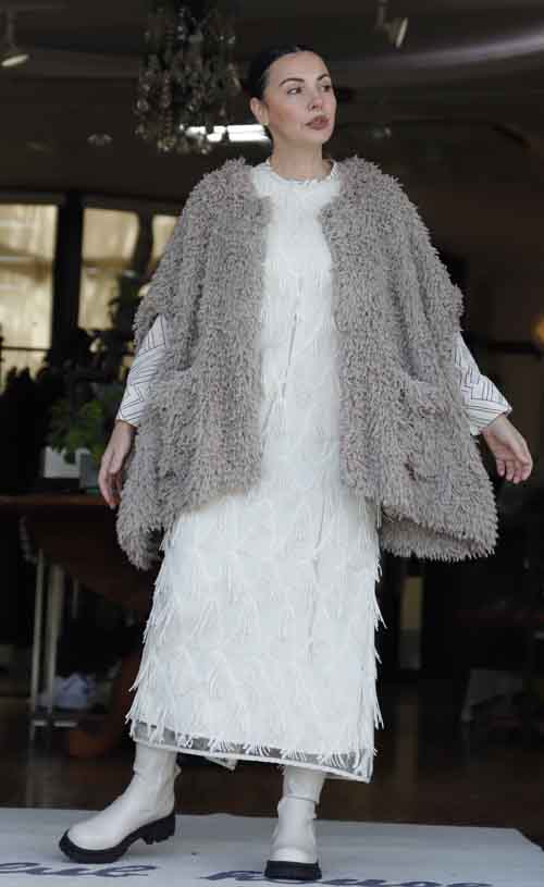 きらきらのクリスマスはもうすぐ　ふわふわのアウターで