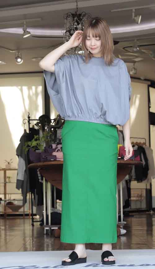 ふっくらバルーンシルエットのプルオーバー