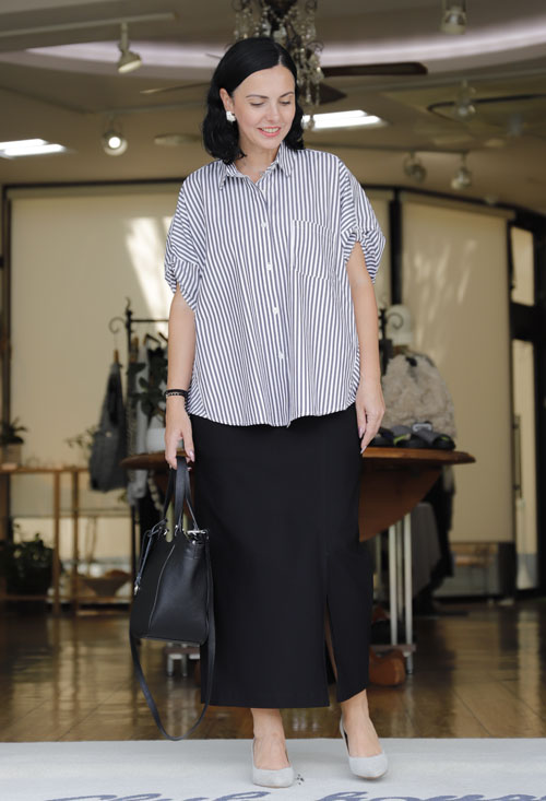 #好服美人　20250829-2　風抜けるボクシーシルエットのシャツオフプライスで入荷