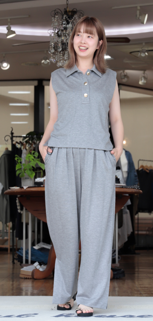 セットアップです！　ノースリーブポロとドロストウエストのパンツ