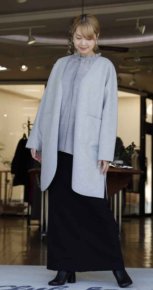 20251010　さっと羽織るコートとフリルカラーのシアーブラウス　#好服美人