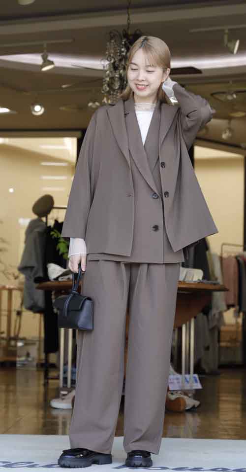 新着です セットアップスーツ 卒業・入学式用にもいい