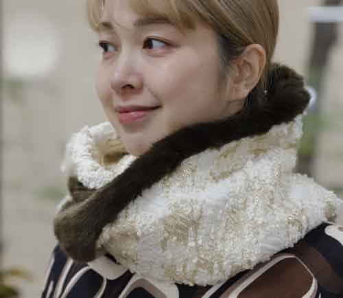 手作り作家展より　ふわふわエコファーとジャガードのスヌード