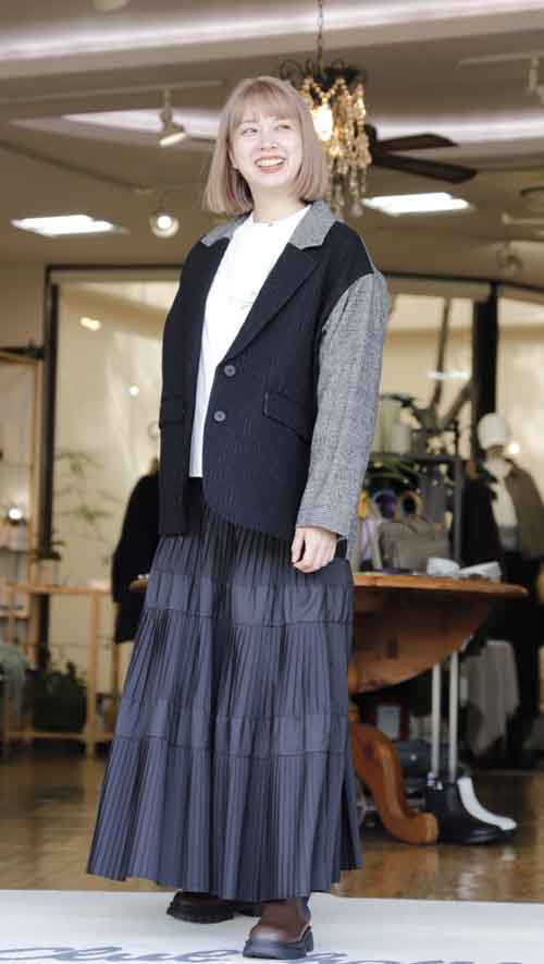 今週のランチ会はジャケットをプラス コットン・ウール混紡ジャケット