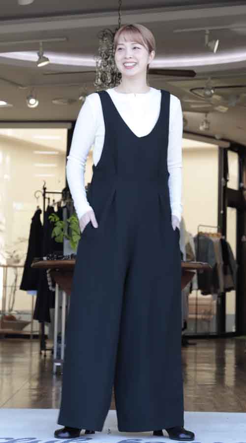 前後に着用できるサロペット！