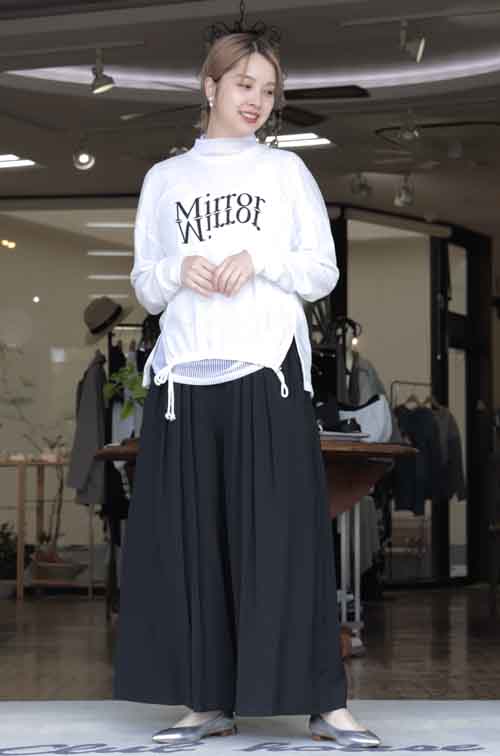 #Lallia Mu　胸元にロゴのシアープルとシアーコンビタンクトップ