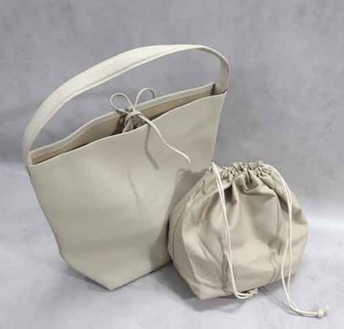 マルチウェイのバッグたち入荷です