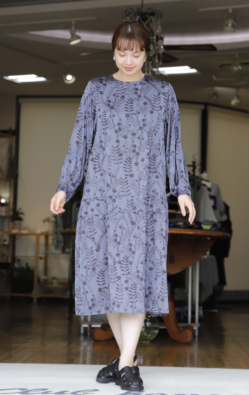 #好服美人　20250823　モノトーンプリントのワンピース