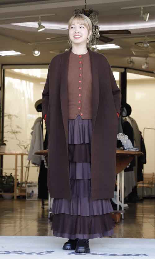 新着です　さっと羽織るニットコート