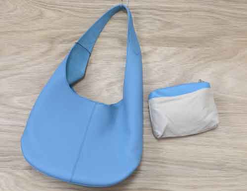 収納たっぷりバッグやシープスキンの柔らかボストンバッグ入荷
