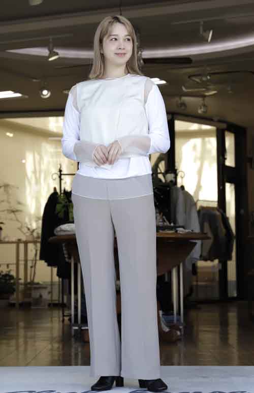 決戦は水曜日！#B7フロントラップデザインブラウス