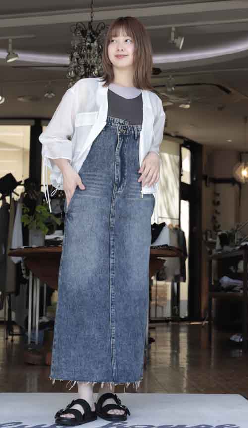 リメイクデザインのデニムワンピース