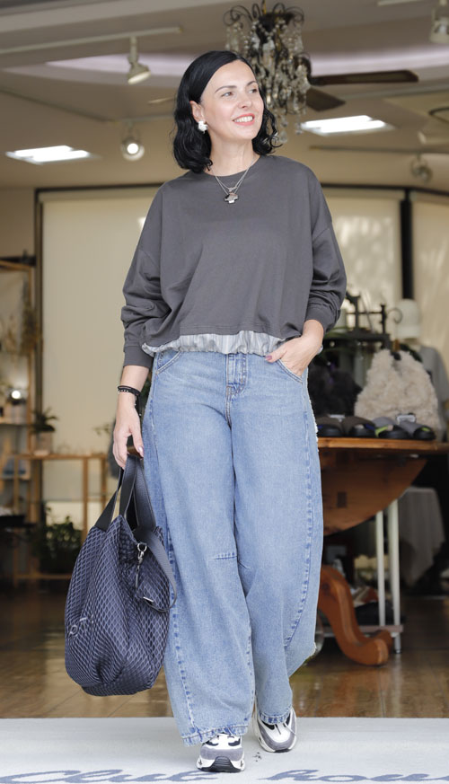 #好服美人　20250830　WYTEから裾にスレキコンビのバックロゴスエット入荷