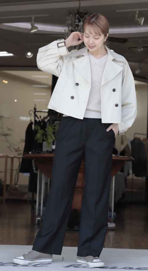 ショート丈のトレンチジャケット　３カラー入荷