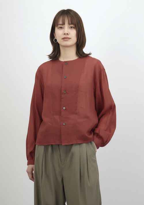 #WYTEから大人上質ラミーのシャツジャケットとコットンのタックパンツ