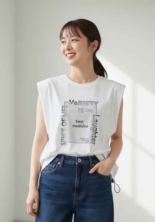 脇見え防止デザインのボクシーシルエットのTeeたち30%OFFで登場