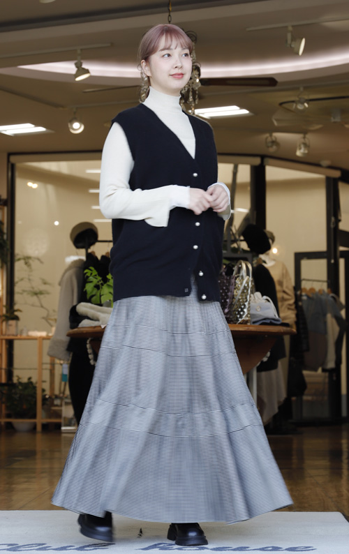 三段プリーツスカートに新色登場です