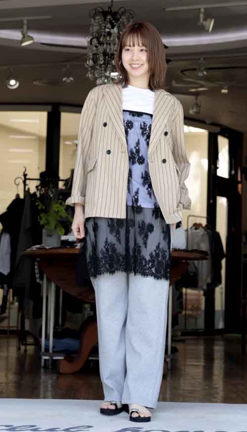 コットン・シルクのストライプジャケットとパンツのセットアップ